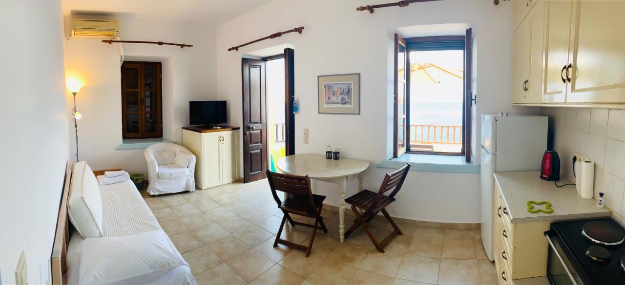 Villa Amalia Chalki Town Eksteriør billede