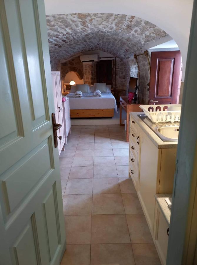 Villa Amalia Chalki Town Eksteriør billede