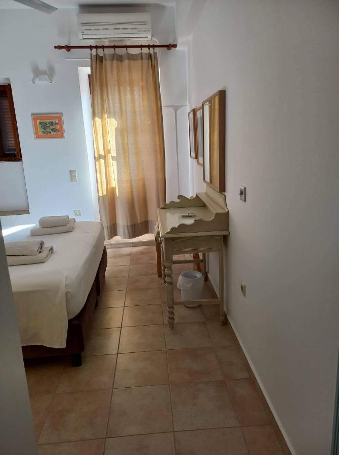 Villa Amalia Chalki Town Eksteriør billede
