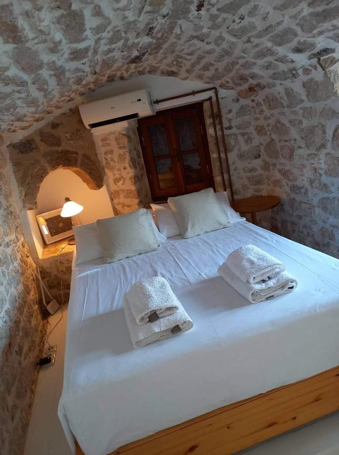 Villa Amalia Chalki Town Eksteriør billede