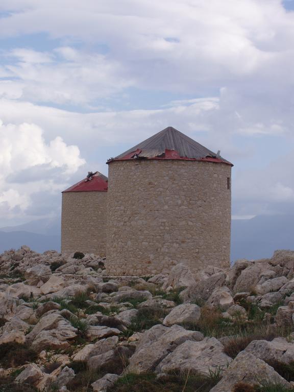 Villa Amalia Chalki Town Eksteriør billede