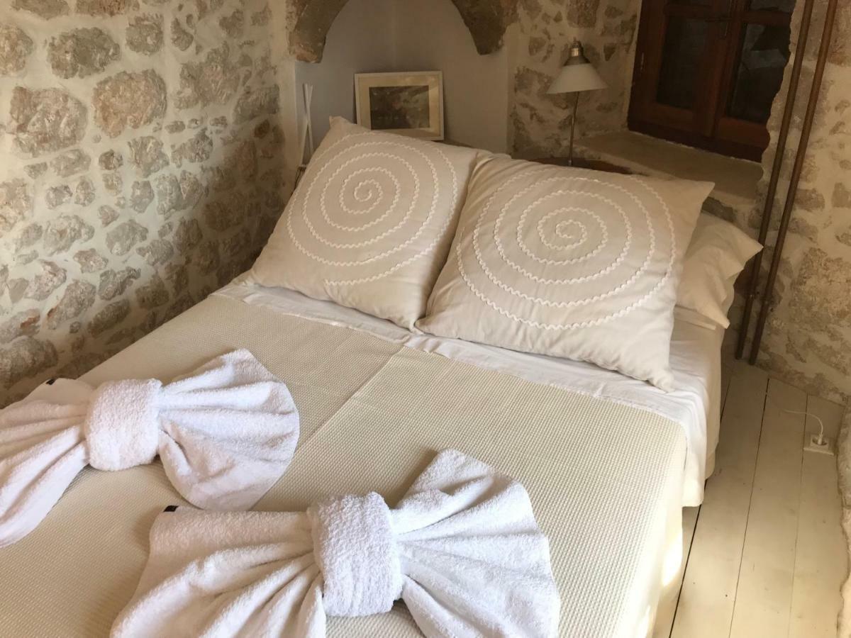 Villa Amalia Chalki Town Eksteriør billede